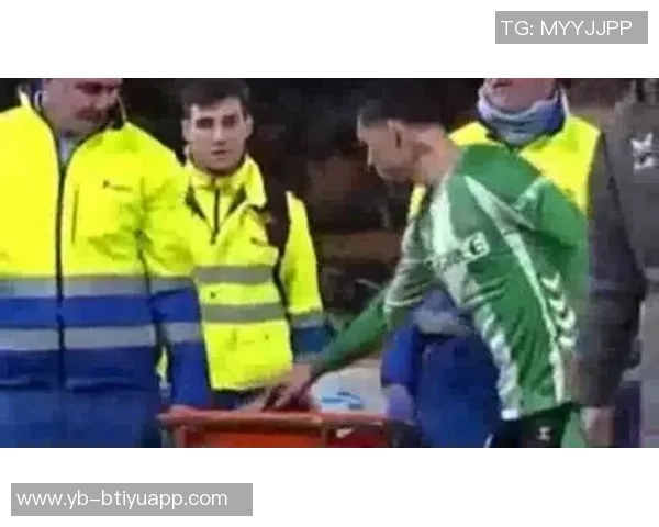 范佩西率队遭绝杀后卫失误引发怒火欧联杯六轮战绩惨淡