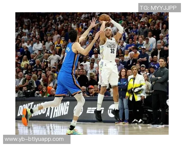 沃尔赞约基奇轻松自如的表现与其他球员拼尽全力形成鲜明对比